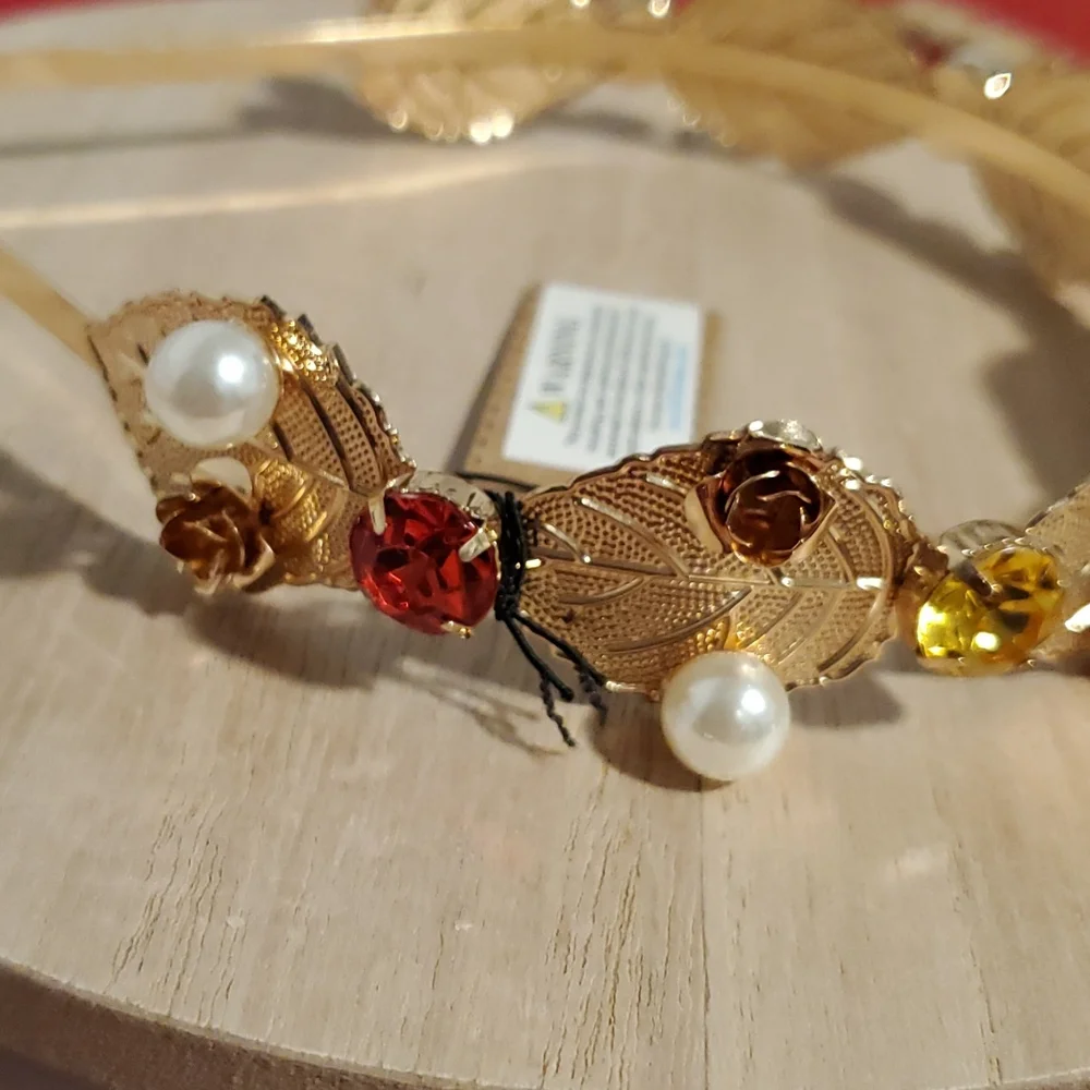 Leaf design•Goldtone•Rhinestones & pearl accents•Headband•NWT